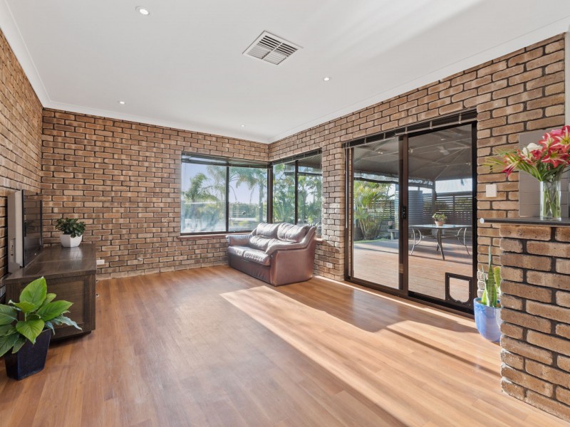 14 Burntoak Way, Kingsley WA 6026