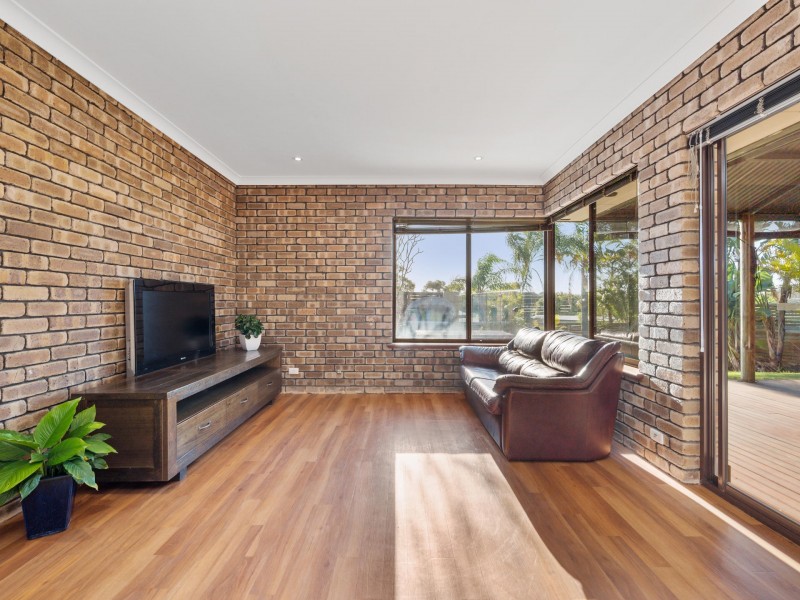 14 Burntoak Way, Kingsley WA 6026