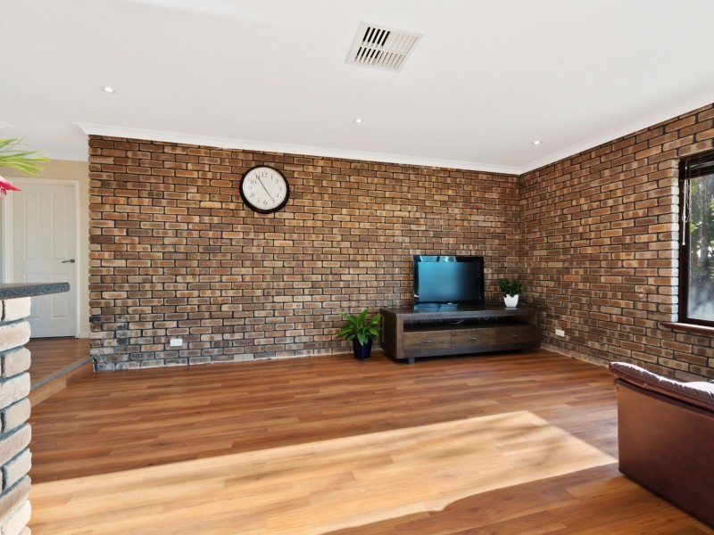 14 Burntoak Way, Kingsley WA 6026