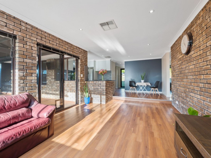 14 Burntoak Way, Kingsley WA 6026