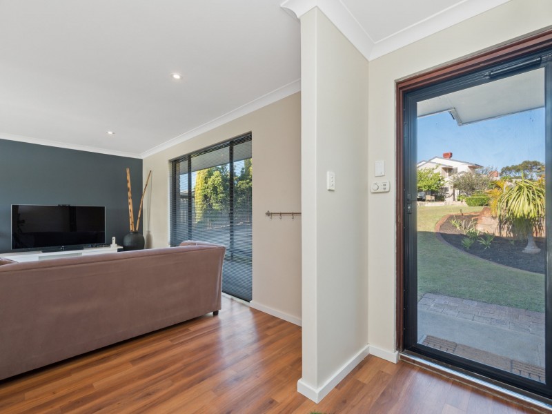 14 Burntoak Way, Kingsley WA 6026