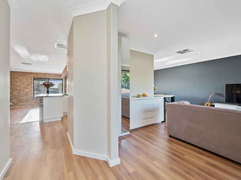 14 Burntoak Way, Kingsley WA 6026