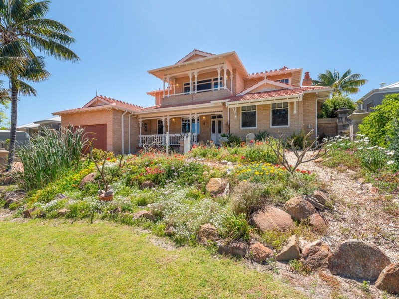 5 Waterston Gardens, Hillarys WA 6025