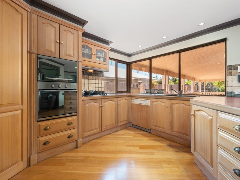 5 Waterston Gardens, Hillarys WA 6025