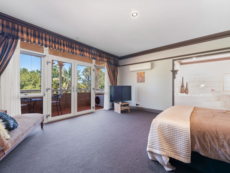 5 Waterston Gardens, Hillarys WA 6025