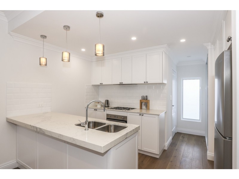 4/31 Connaught Street, West Leederville WA 6007