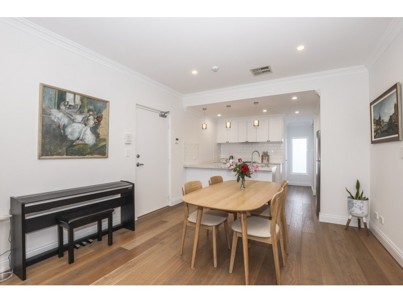 4/31 Connaught Street, West Leederville WA 6007