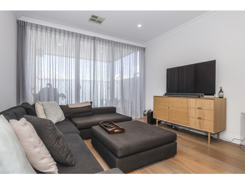 4/31 Connaught Street, West Leederville WA 6007