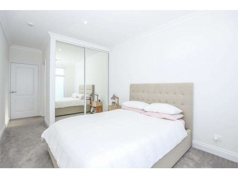 4/31 Connaught Street, West Leederville WA 6007