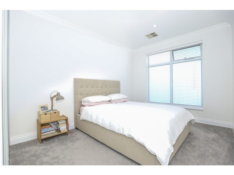 4/31 Connaught Street, West Leederville WA 6007