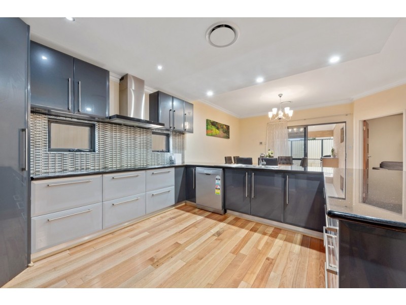 3 Westbury Lane, Madeley WA 6065