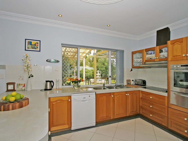 6 Solander Road, Hillarys WA 6025