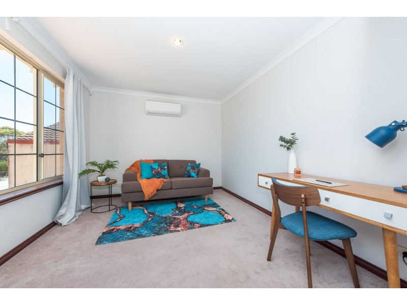 14 Chadlington Drive, Padbury WA 6025