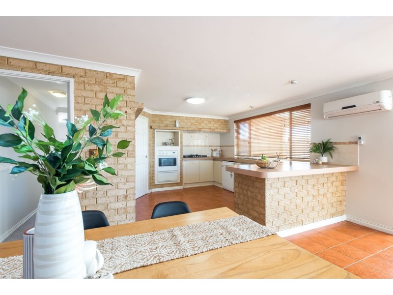 14 Chadlington Drive, Padbury WA 6025