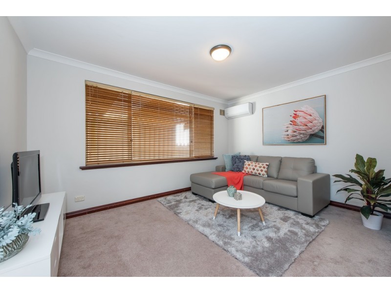 14 Chadlington Drive, Padbury WA 6025