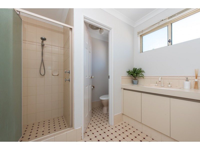 14 Chadlington Drive, Padbury WA 6025