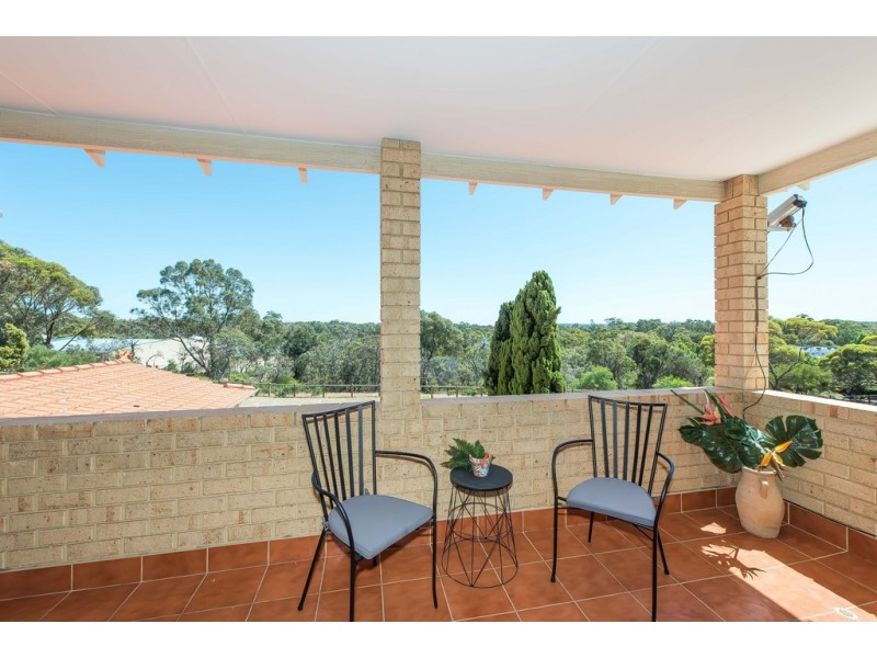 14 Chadlington Drive, Padbury WA 6025