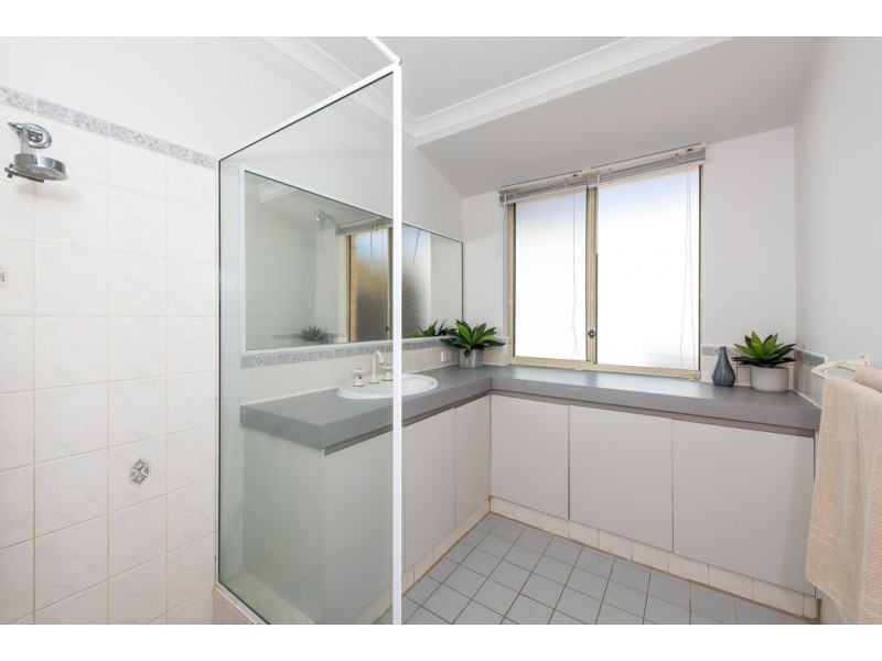 14 Chadlington Drive, Padbury WA 6025