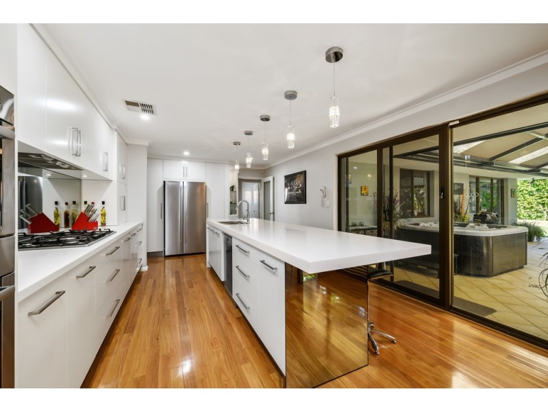 4 Adamson Close, Kingsley WA 6026