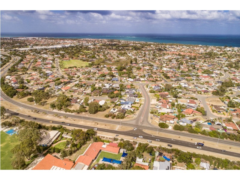 16 Cambria Street, Kallaroo WA 6025