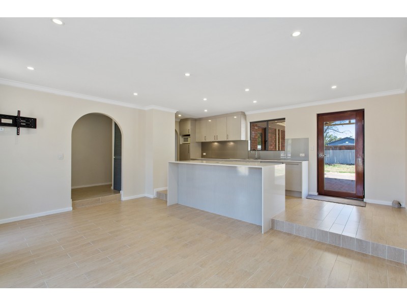 16 Kingsley Drive, Kingsley WA 6026