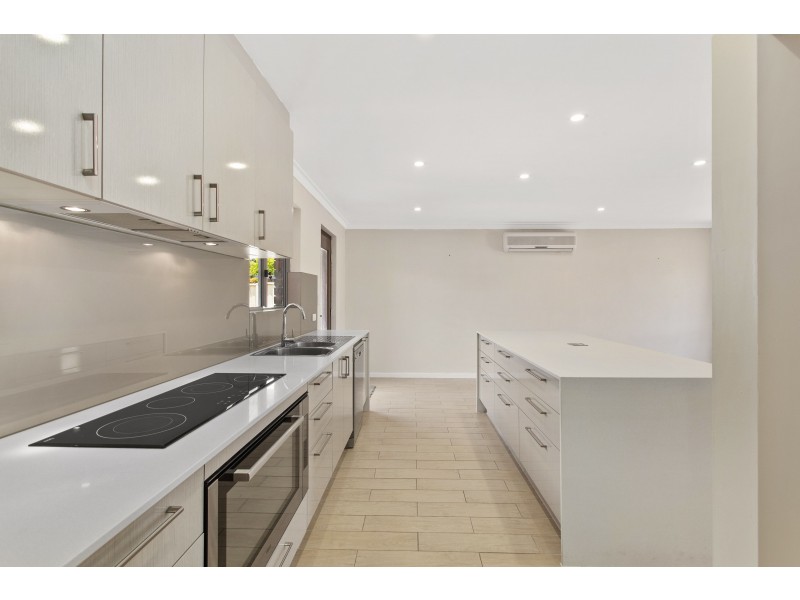 16 Kingsley Drive, Kingsley WA 6026