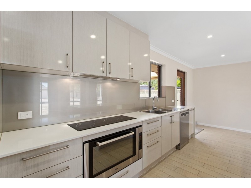 16 Kingsley Drive, Kingsley WA 6026