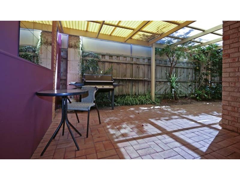 8 Holyhead Green, Mindarie WA 6030