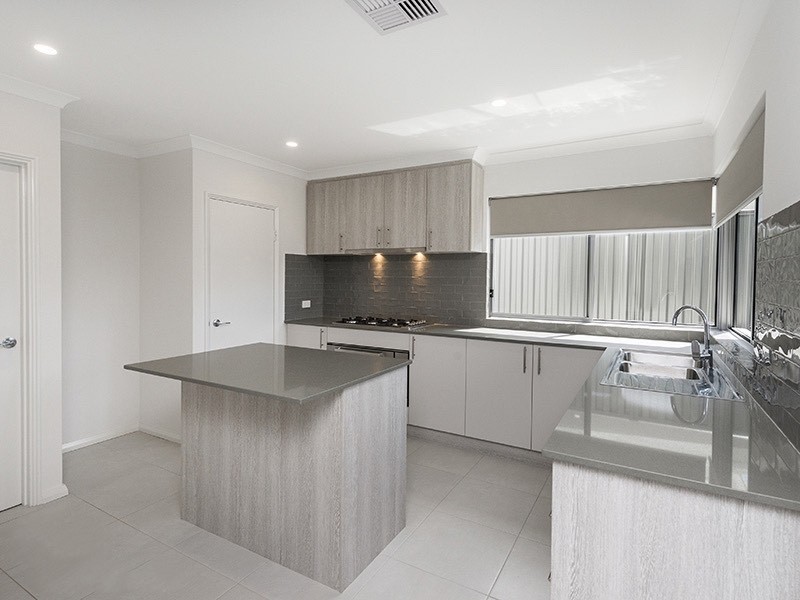 14 Laila Turn, Madeley WA 6065