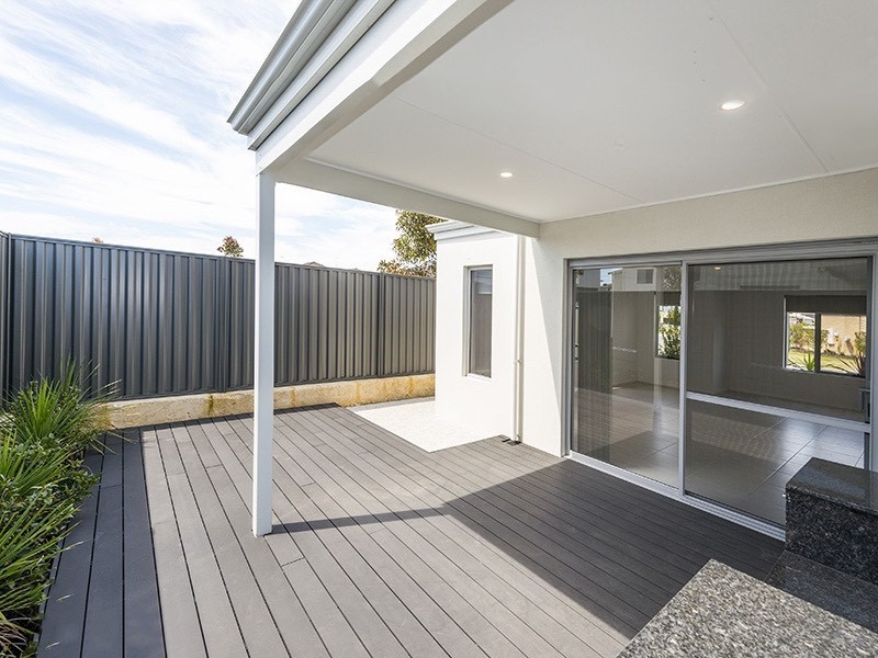 14 Laila Turn, Madeley WA 6065