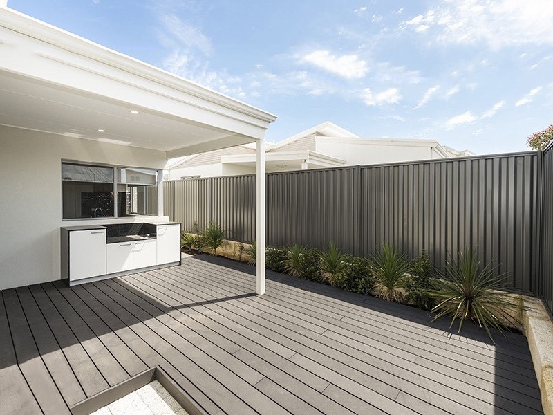 14 Laila Turn, Madeley WA 6065