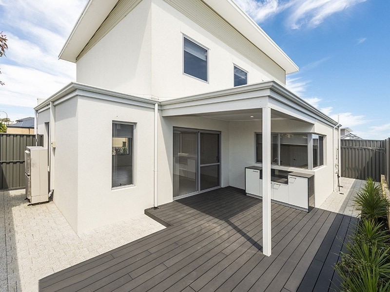 14 Laila Turn, Madeley WA 6065