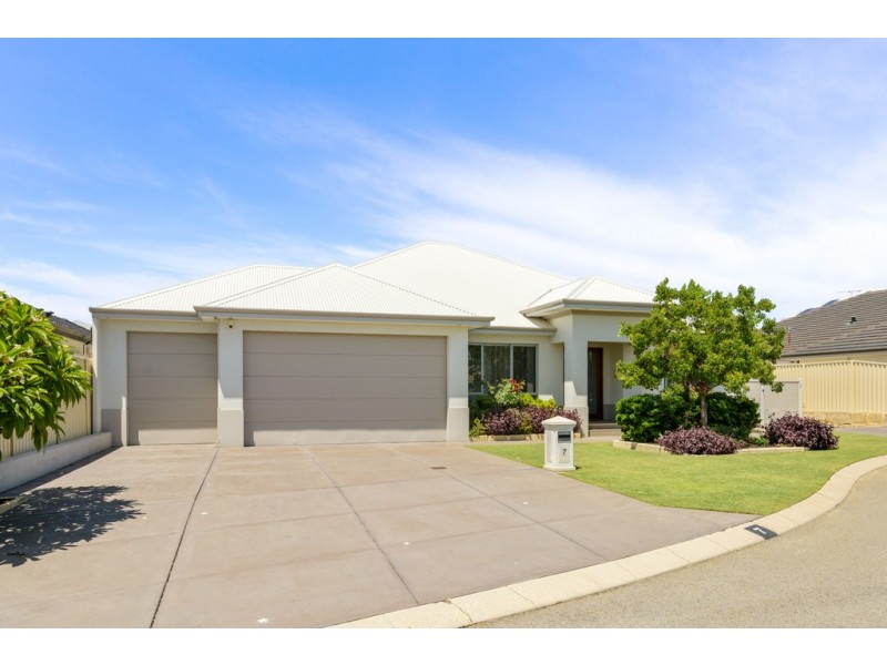 7 Risana Close, Madeley WA 6065