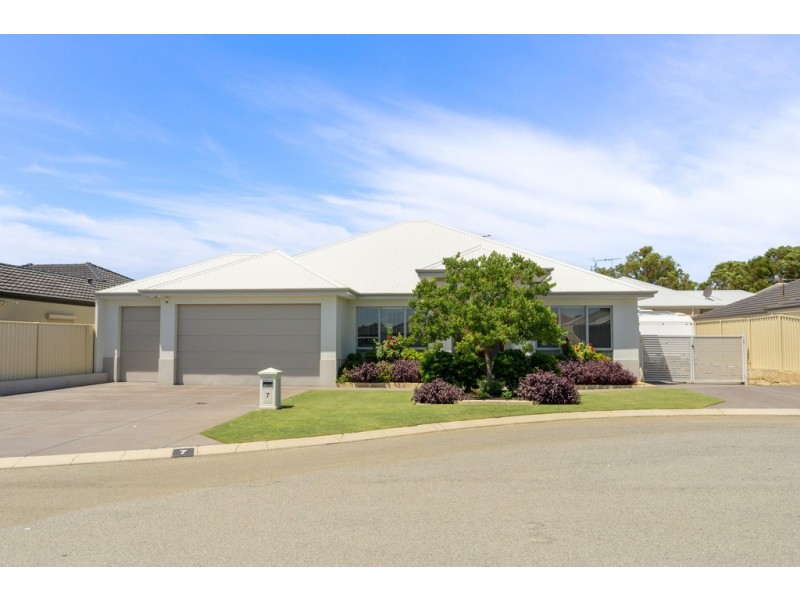 7 Risana Close, Madeley WA 6065