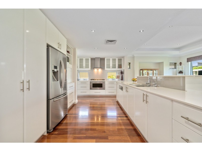 7 Risana Close, Madeley WA 6065