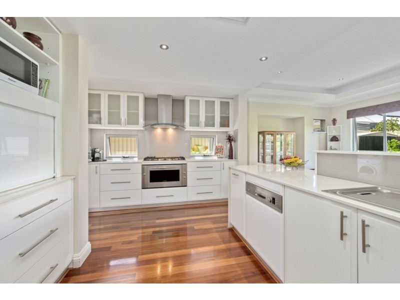 7 Risana Close, Madeley WA 6065