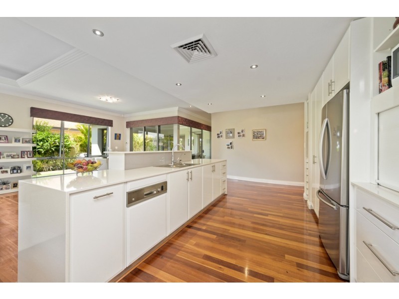 7 Risana Close, Madeley WA 6065