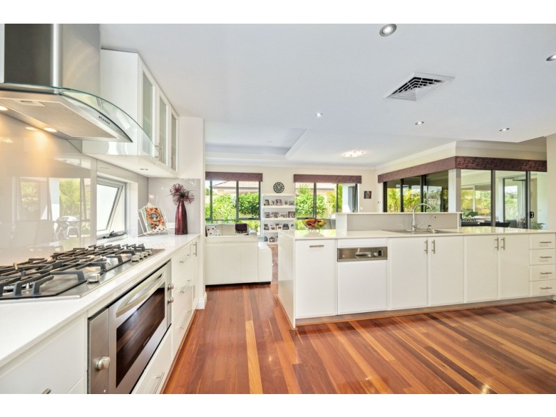 7 Risana Close, Madeley WA 6065