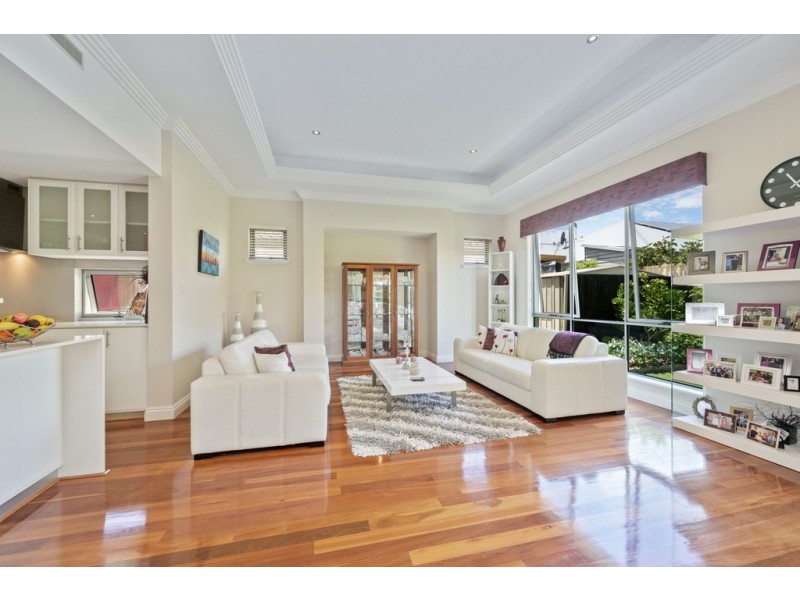 7 Risana Close, Madeley WA 6065