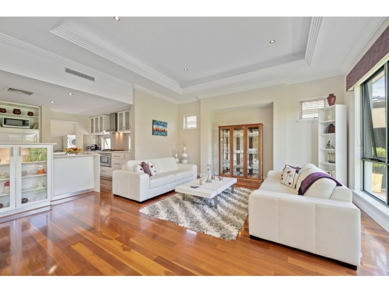 7 Risana Close, Madeley WA 6065