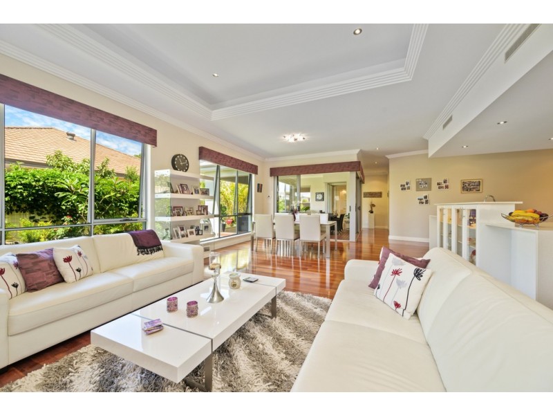 7 Risana Close, Madeley WA 6065