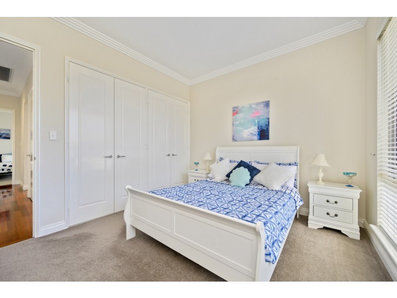 7 Risana Close, Madeley WA 6065