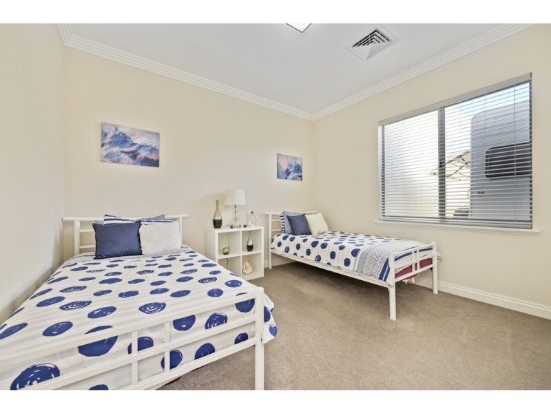 7 Risana Close, Madeley WA 6065