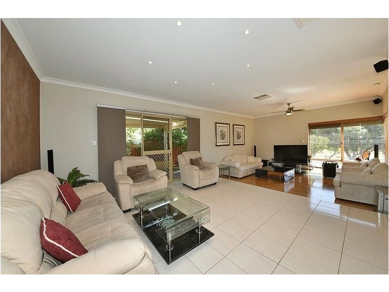 1a New Cross Road, Kingsley WA 6026