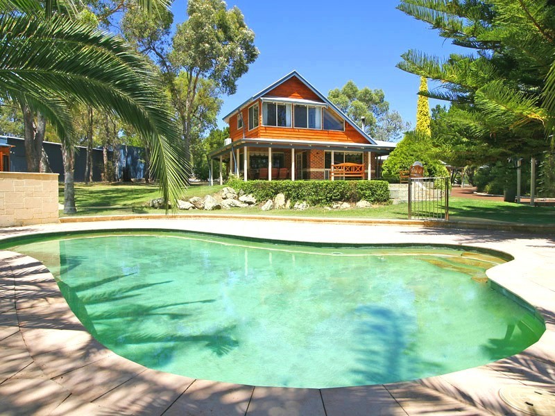 100 Garden Park Drive, Wanneroo WA 6065