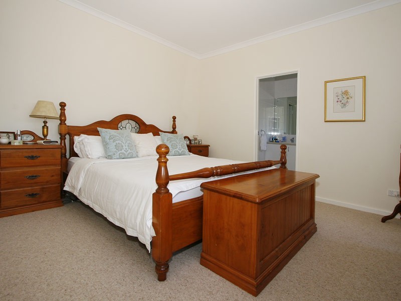 11 Fenian Pass, Hillarys WA 6025