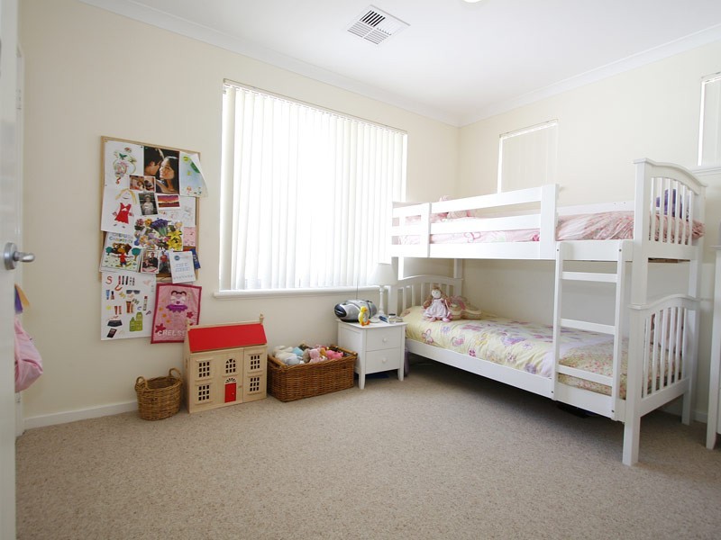 11 Fenian Pass, Hillarys WA 6025