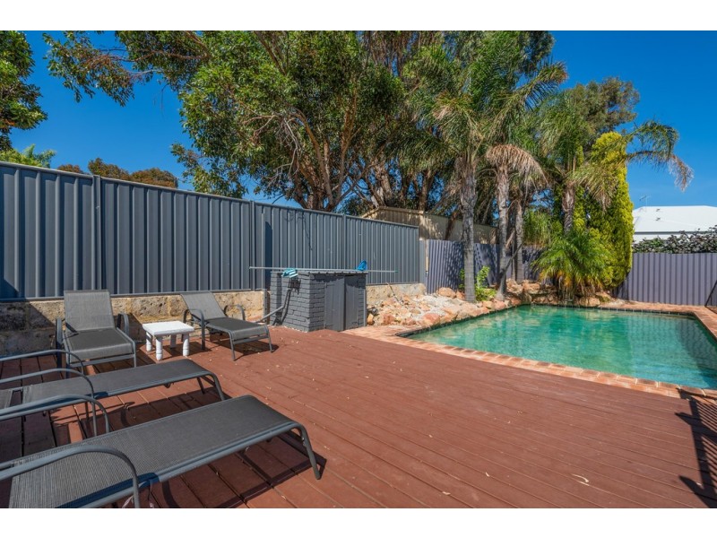 22 Tifera Circle, Kallaroo WA 6025