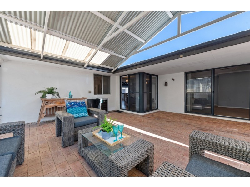 22 Tifera Circle, Kallaroo WA 6025