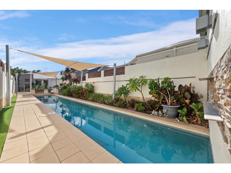22/15 Crosthwait Circle, Tapping WA 6065